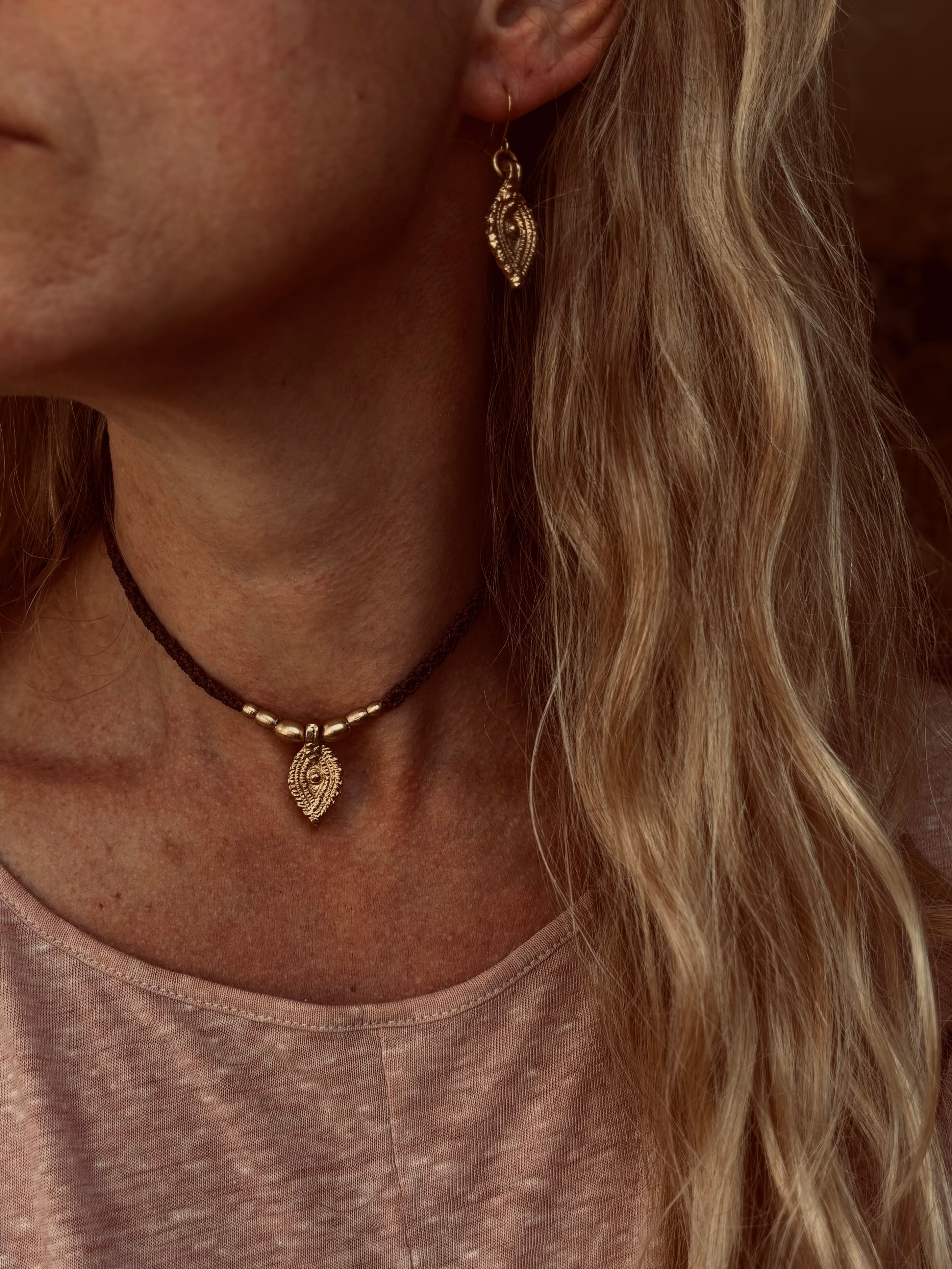 The Oko Kaya Choker necklace
