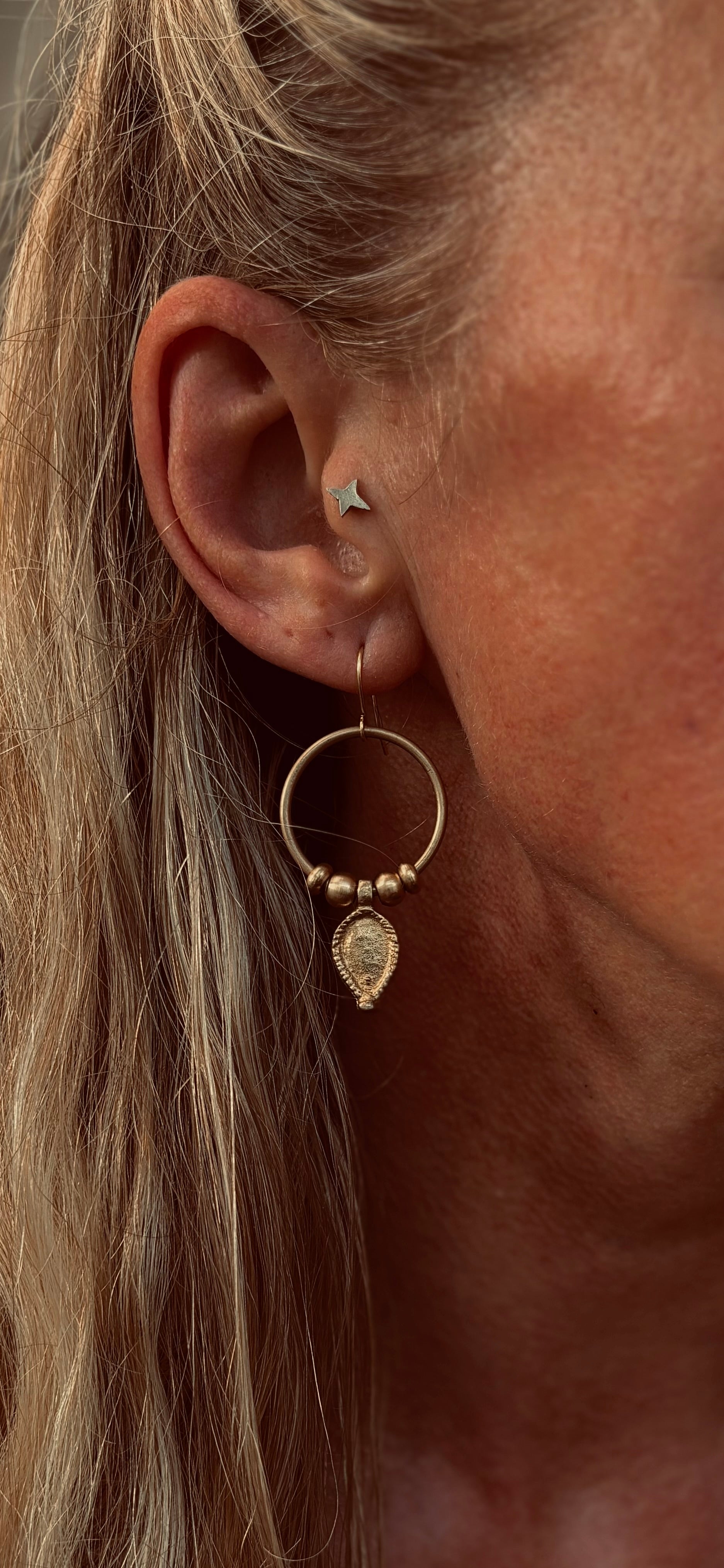 The Daya Hoop earrings