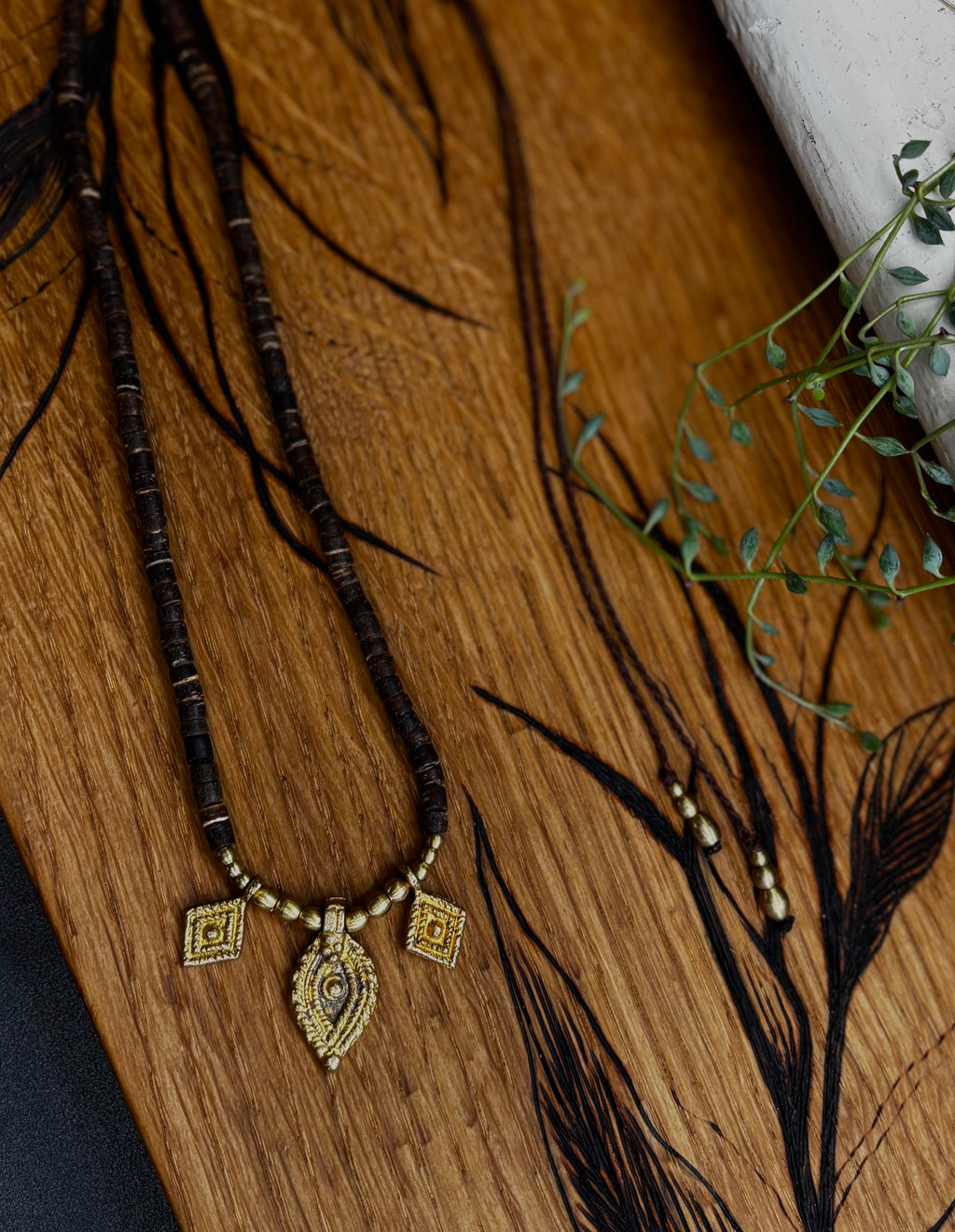 The brown Suraya necklace