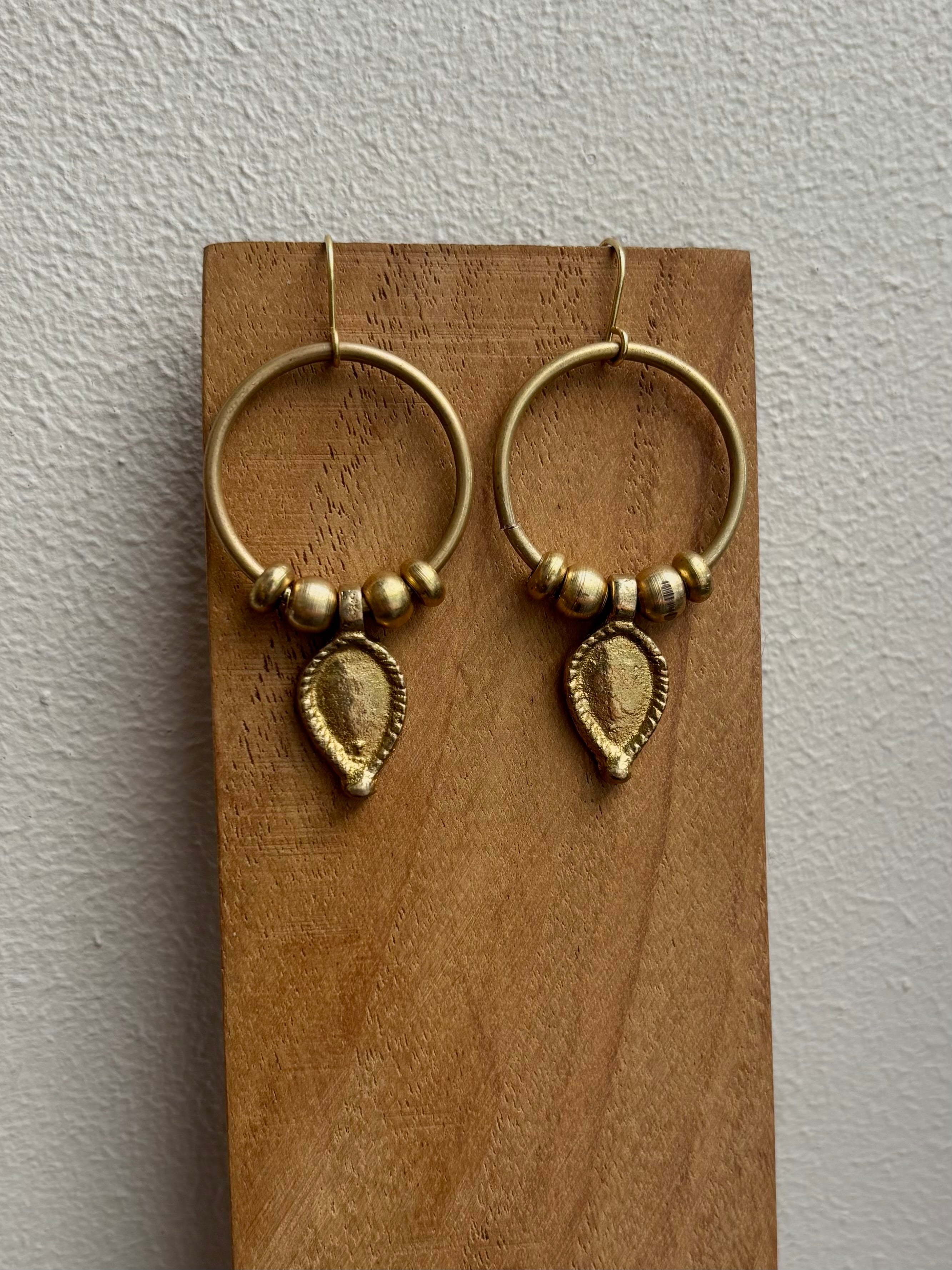 The Daya Hoop earrings