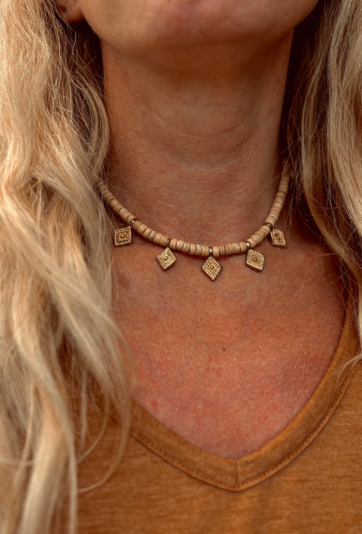 Ama coconut necklace