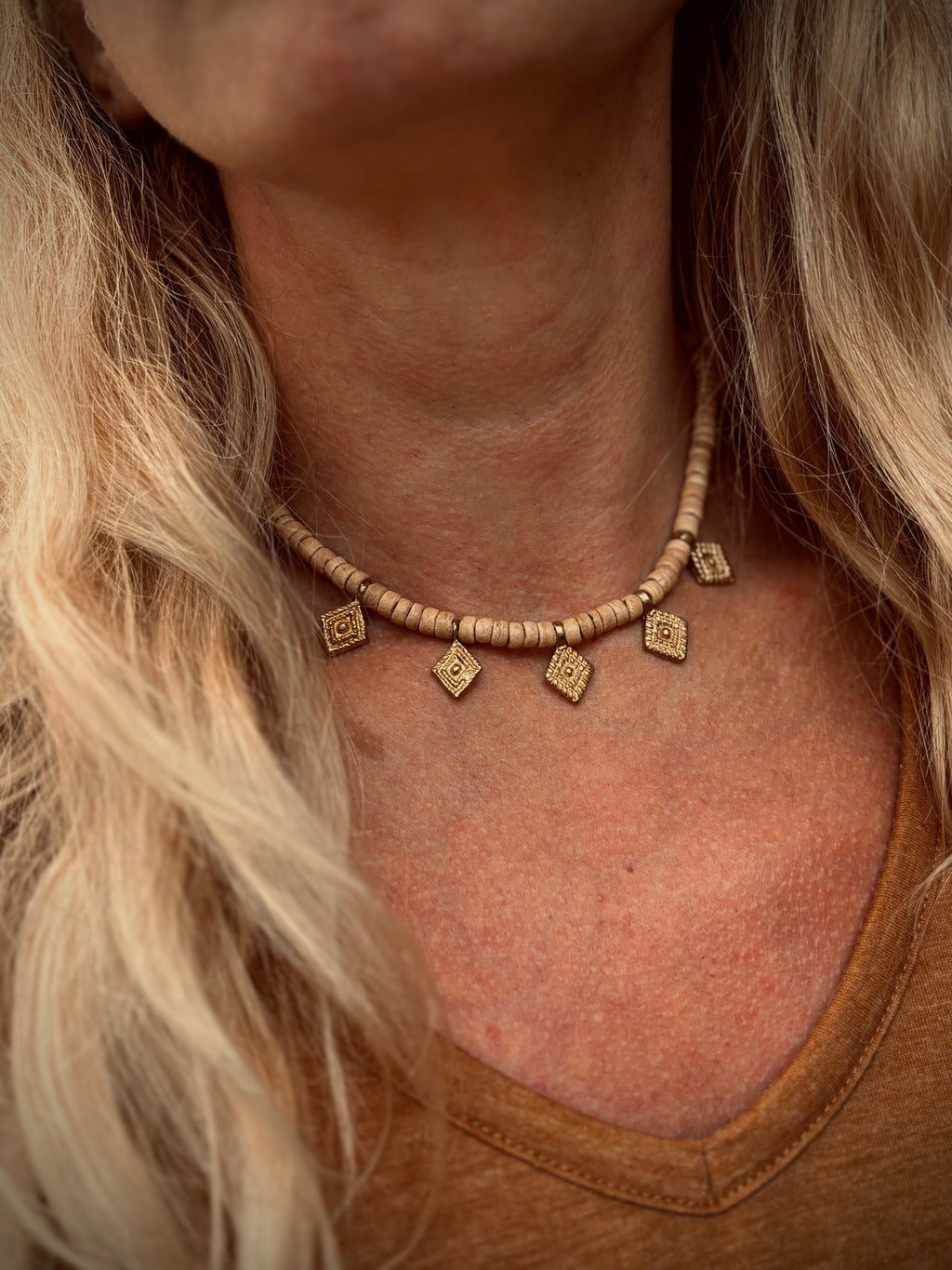 Ama coconut necklace
